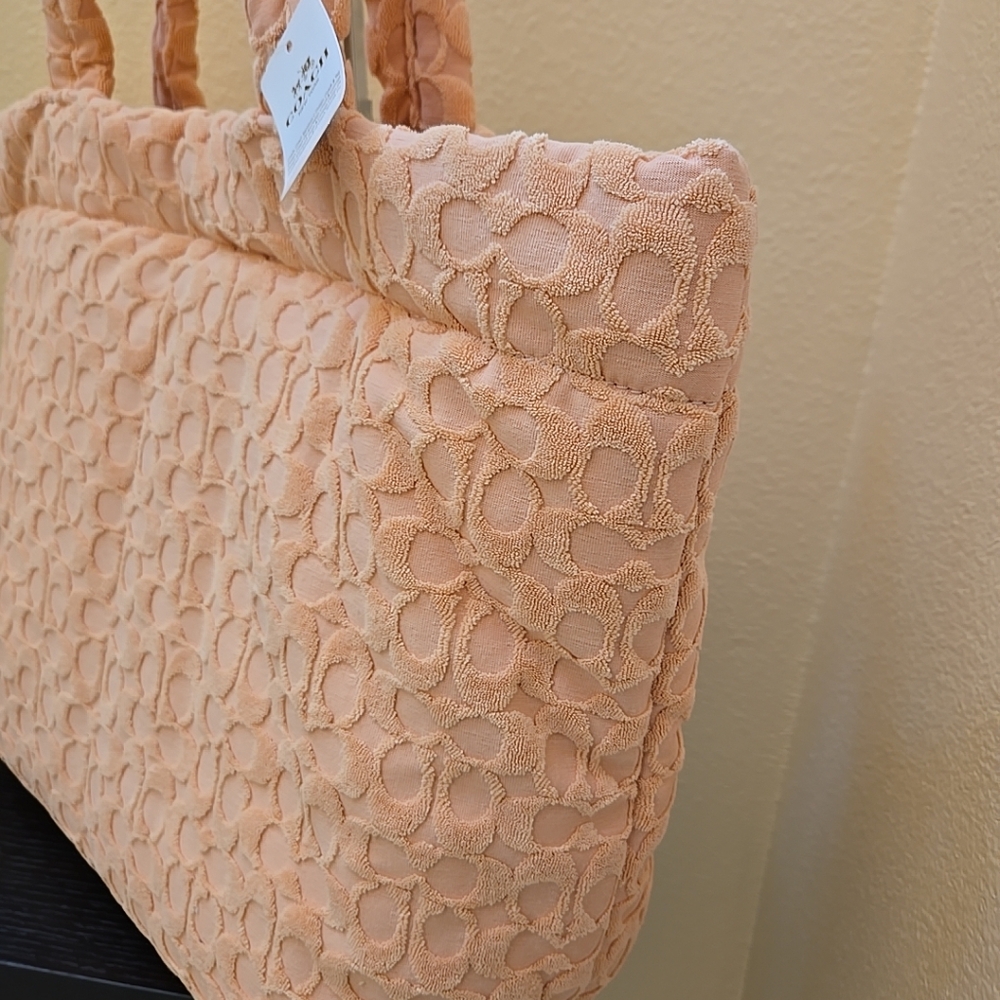 Coach Tote In Signature Terry - Picture 7 of 11